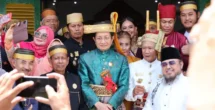 Kunjungi Istana Datu Luwu, Menag RI Terima Gelar Adat “Tomakkadang’ E ri Labutikka”